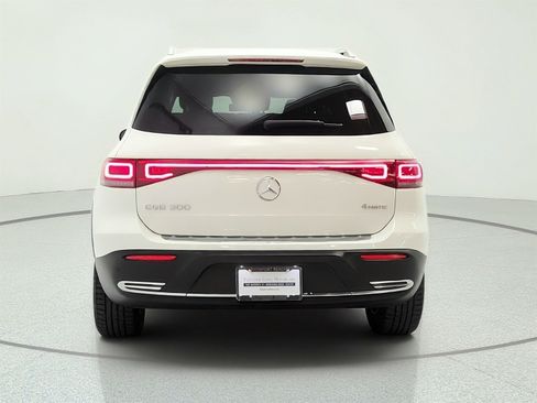 Used 2023 Mercedes-Benz EQB 300 4MATIC image 6