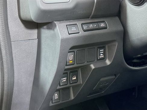Certified 2023 Nissan Frontier SV w/ SV Convenience Package AWD/4WD image 15