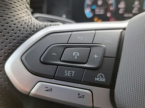 New 2026 Volkswagen Tiguan SE R-Line image 13