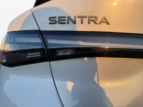 New 2026 Nissan Sentra SR w/ SR Premium Package FWD image 21
