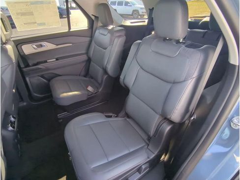 New 2026 Ford Explorer Active w/ Active Comfort Package RWD image 24