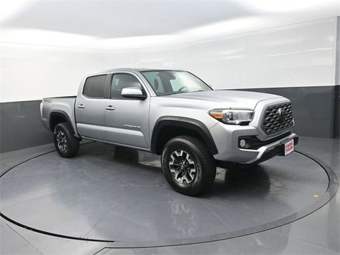 Used 2022 Toyota Tacoma TRD Off-Road image 9