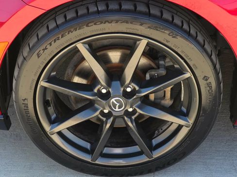 Used 2016 MAZDA MX-5 Miata Club RWD image 25