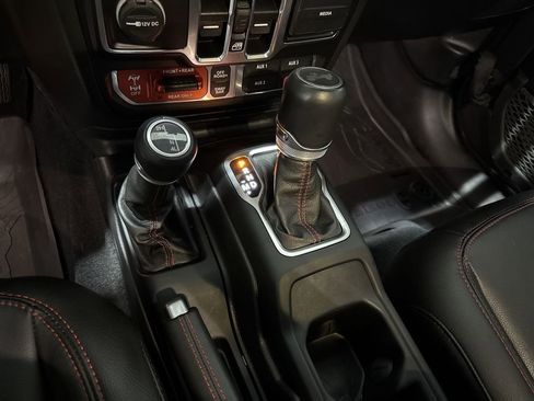 Used 2021 Jeep Wrangler Unlimited Rubicon image 16