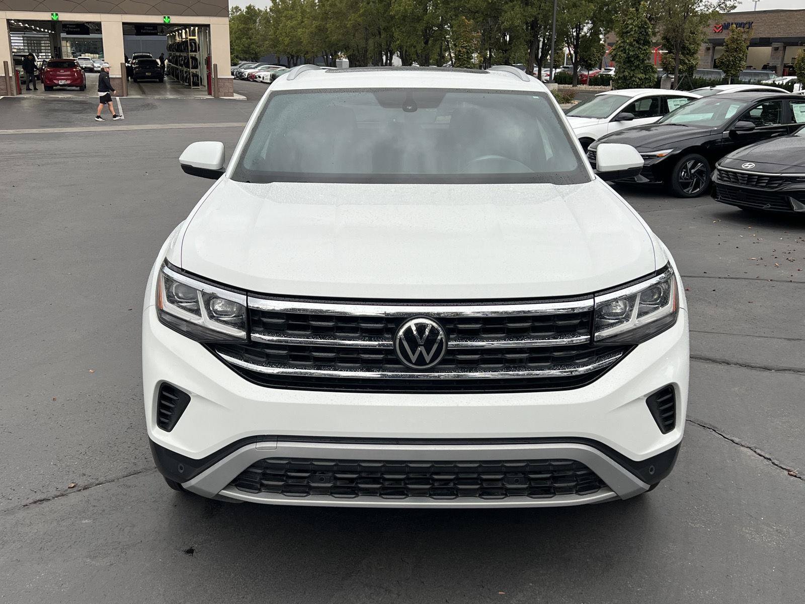 Used 2022 Volkswagen Atlas Cross Sport SE FWD image 12