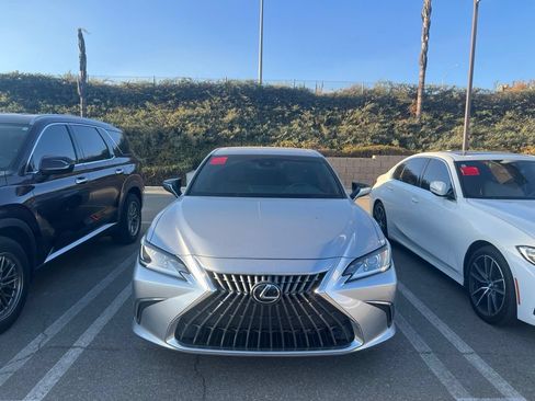 Used 2023 Lexus ES 350 w/ Premium Package FWD image 3