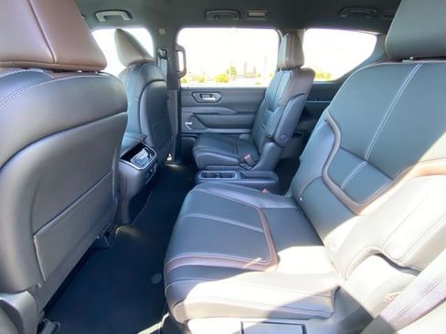 New 2026 Nissan Armada SL w/ Captain's Chari Seat Package image 19