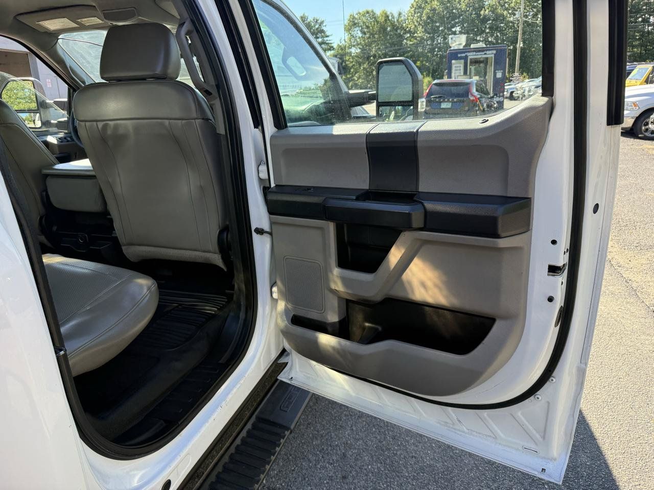 Used 2017 Ford F450 XL w/ Power Equipment Group AWD/4WD image 34