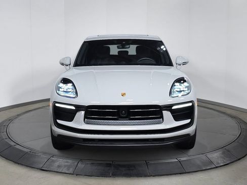 Certified 2026 Porsche Macan AWD/4WD image 10