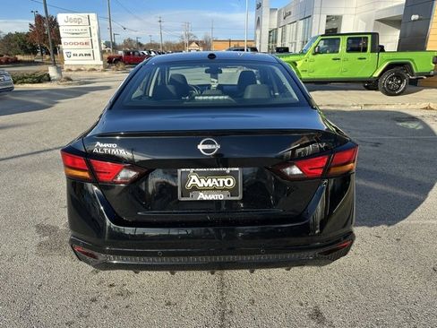 Used 2024 Nissan Altima 2.5 SV image 7
