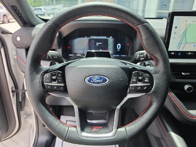 Used 2025 Ford Explorer ST AWD/4WD image 30
