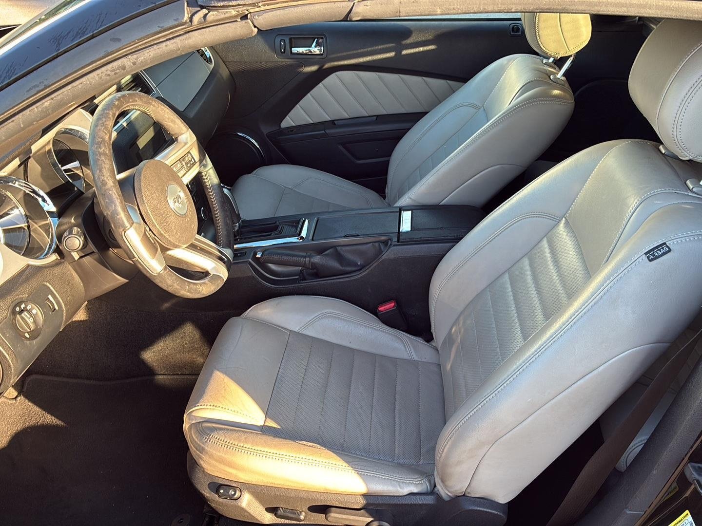 Used 2013 Ford Mustang Premium RWD image 11