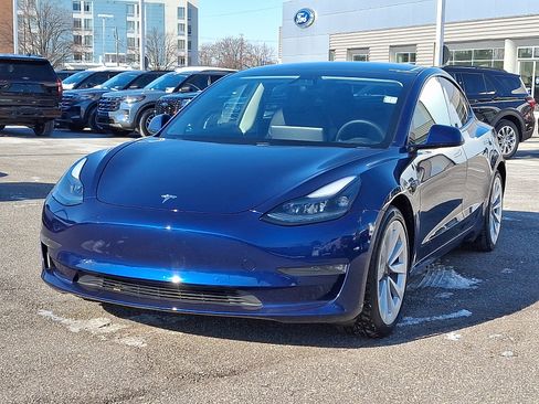 Used 2021 Tesla Model 3 Long Range image 4
