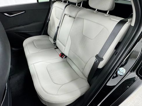 New 2026 Kia Niro EX FWD image 12