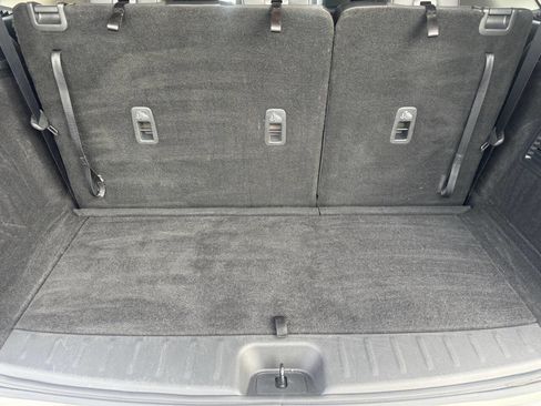 Used 2023 Nissan Pathfinder SL w/ Black Appearance Package image 10