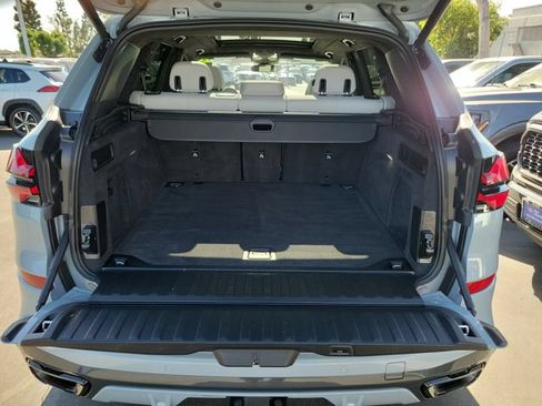Used 2024 BMW X5 sDrive40i w/ M Sport Package RWD image 21