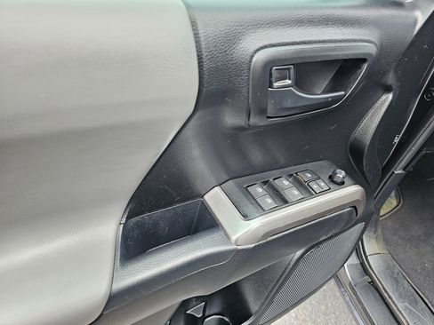 Used 2021 Toyota Tacoma SR5 image 20