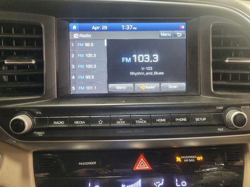 Used 2020 Hyundai Elantra Value Edition FWD image 25