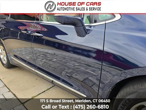 Used 2018 Chrysler Pacifica Limited w/ Advanced Safetytec Group FWD image 12
