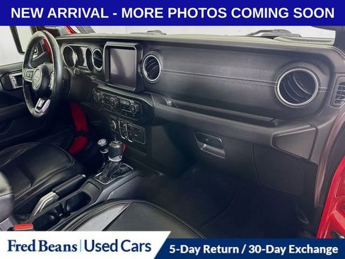 Used 2022 Jeep Wrangler Unlimited Sahara w/ Cold Weather Group AWD/4WD image 31