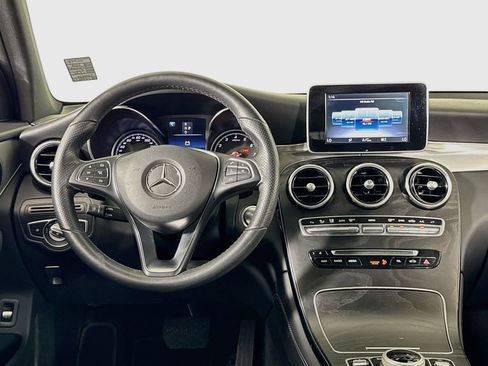 Used 2019 Mercedes-Benz GLC 300 4MATIC image 11