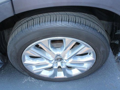 Certified 2020 Toyota Highlander Limited image 8