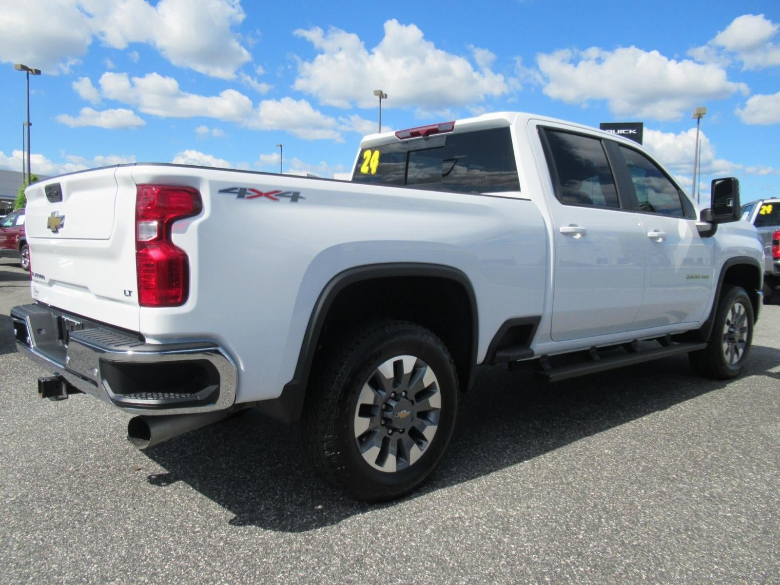 Used 2024 Chevrolet Silverado 2500 LT w/ All Star Edition AWD/4WD image 6