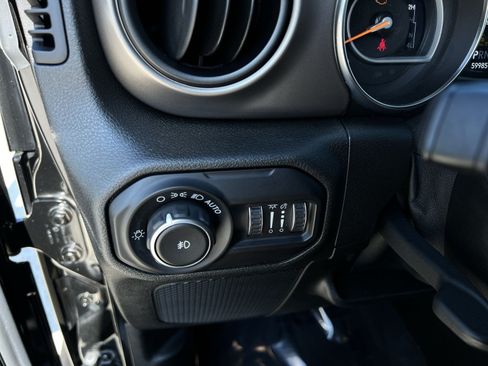 Used 2020 Jeep Wrangler Sport AWD/4WD image 19