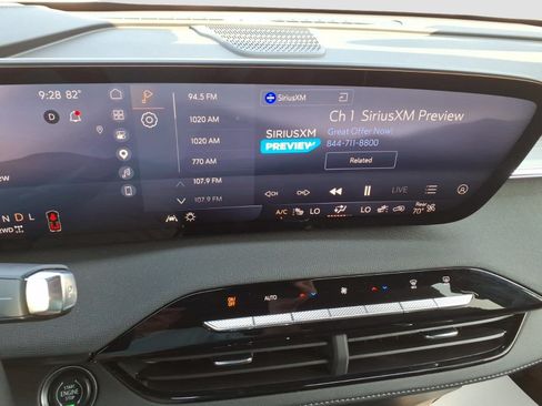 Used 2025 Buick Enclave Preferred w/ Power Package AWD/4WD image 19