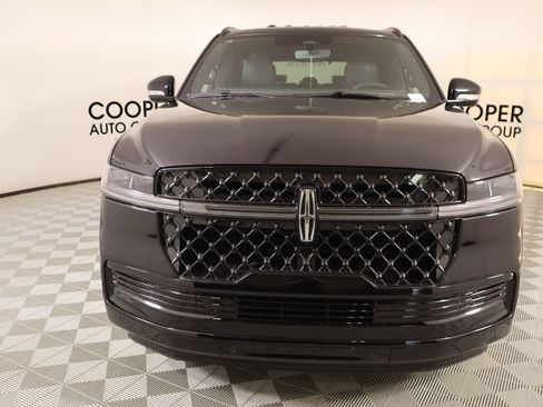 New 2026 Lincoln Navigator Reserve image 9