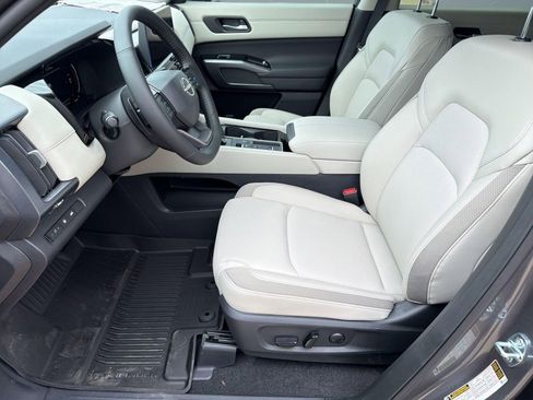 New 2026 Nissan Pathfinder SL FWD image 5