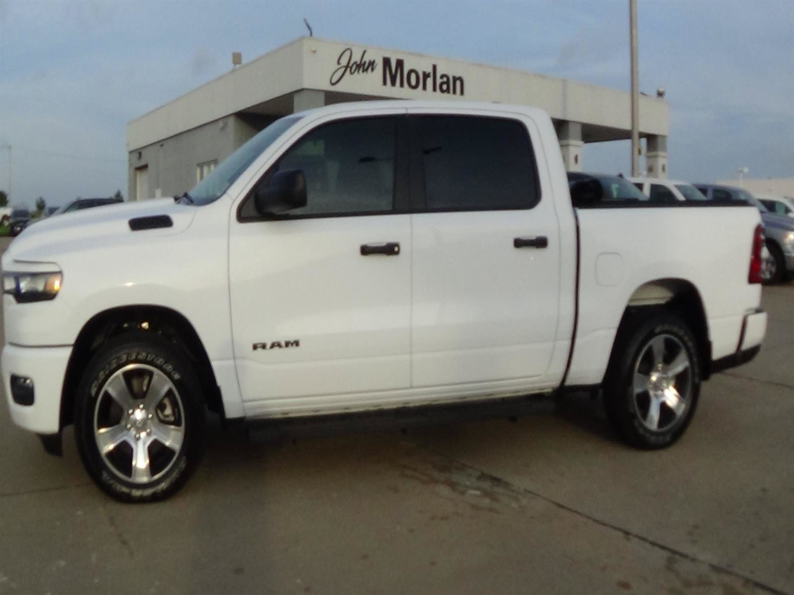 Used 2025 RAM 1500 Tradesman AWD/4WD image 1