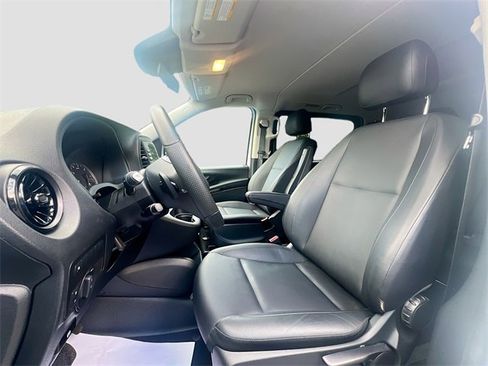 New 2023 Mercedes-Benz Metris Passenger image 4