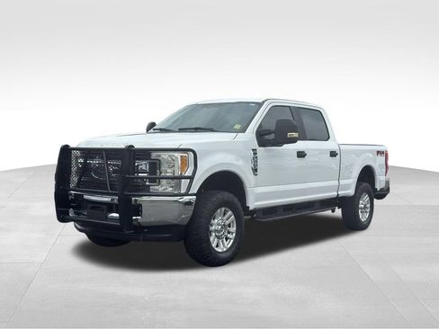 Used 2017 Ford F250 XL w/ STX Appearance Package AWD/4WD image 9