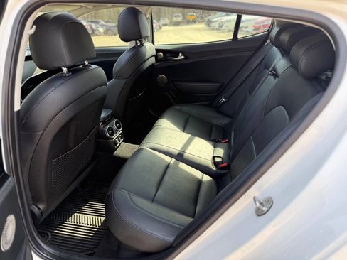 Used 2018 Kia Stinger Premium image 16