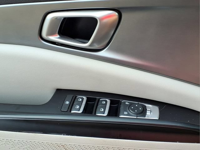 Used 2024 Kia Carnival LX FWD image 18