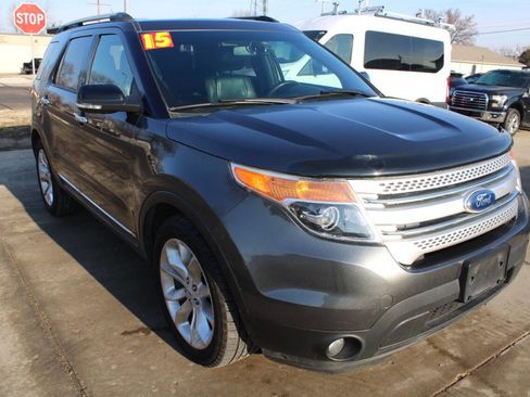 Used 2015 Ford Explorer XLT w/ Equipment Group 202B image 5