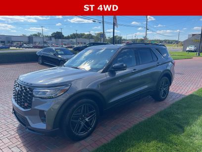 Used 2025 Ford Explorer ST