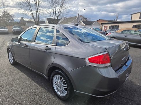 Used 2011 Ford Focus SE image 8