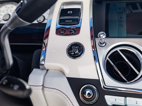 Used 2017 Rolls-Royce Dawn image 59