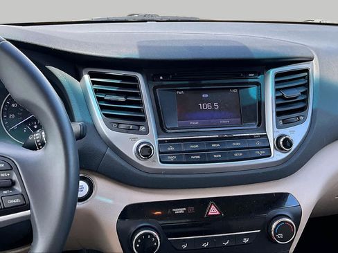 Used 2017 Hyundai Tucson Sport FWD image 7
