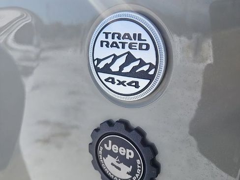 Used 2020 Jeep Gladiator Overland image 13
