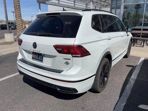 Used 2023 Volkswagen Tiguan SE R-Line image 6