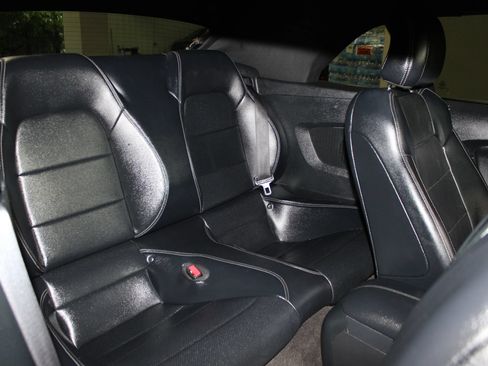 Used 2015 Ford Mustang Premium RWD image 33