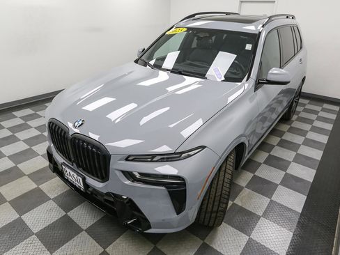 Used 2023 BMW X7 xDrive40i w/ Executive Package image 6