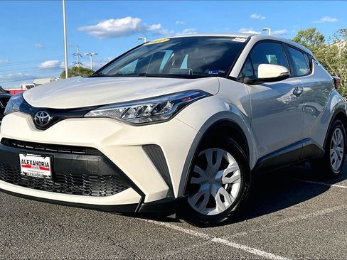 Used 2021 Toyota C-HR LE FWD image 1