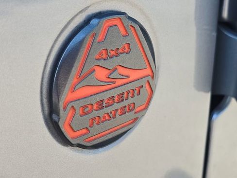 Used 2020 Jeep Gladiator Mojave w/ Cold Weather Group AWD/4WD image 10