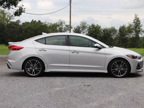 Used 2018 Hyundai Elantra Sport FWD image 3