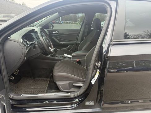 Used 2019 Volkswagen Jetta GLI image 10