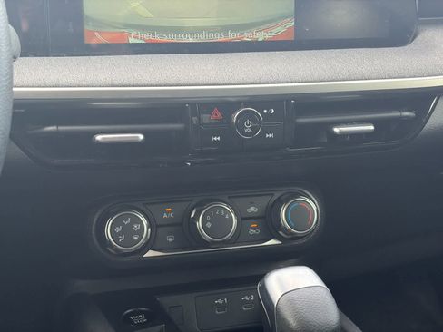 New 2025 Nissan Kicks SV image 19